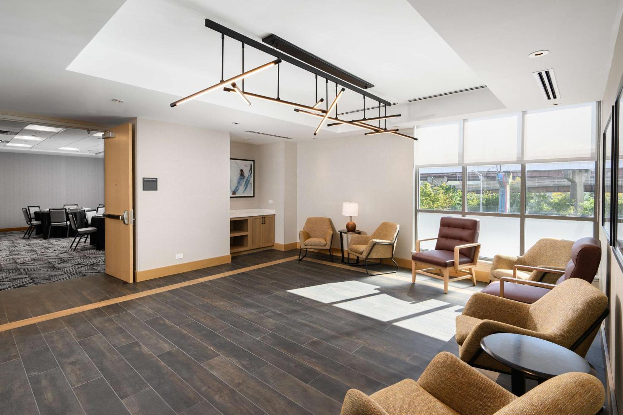 Hyatt Place Downtown Hotel 3*