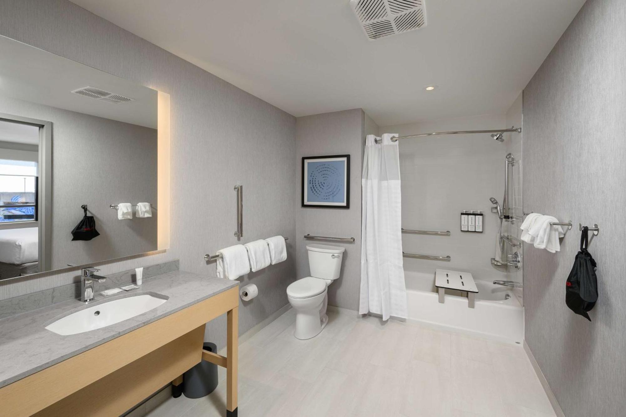 Hyatt Place Downtown Hotel 3*