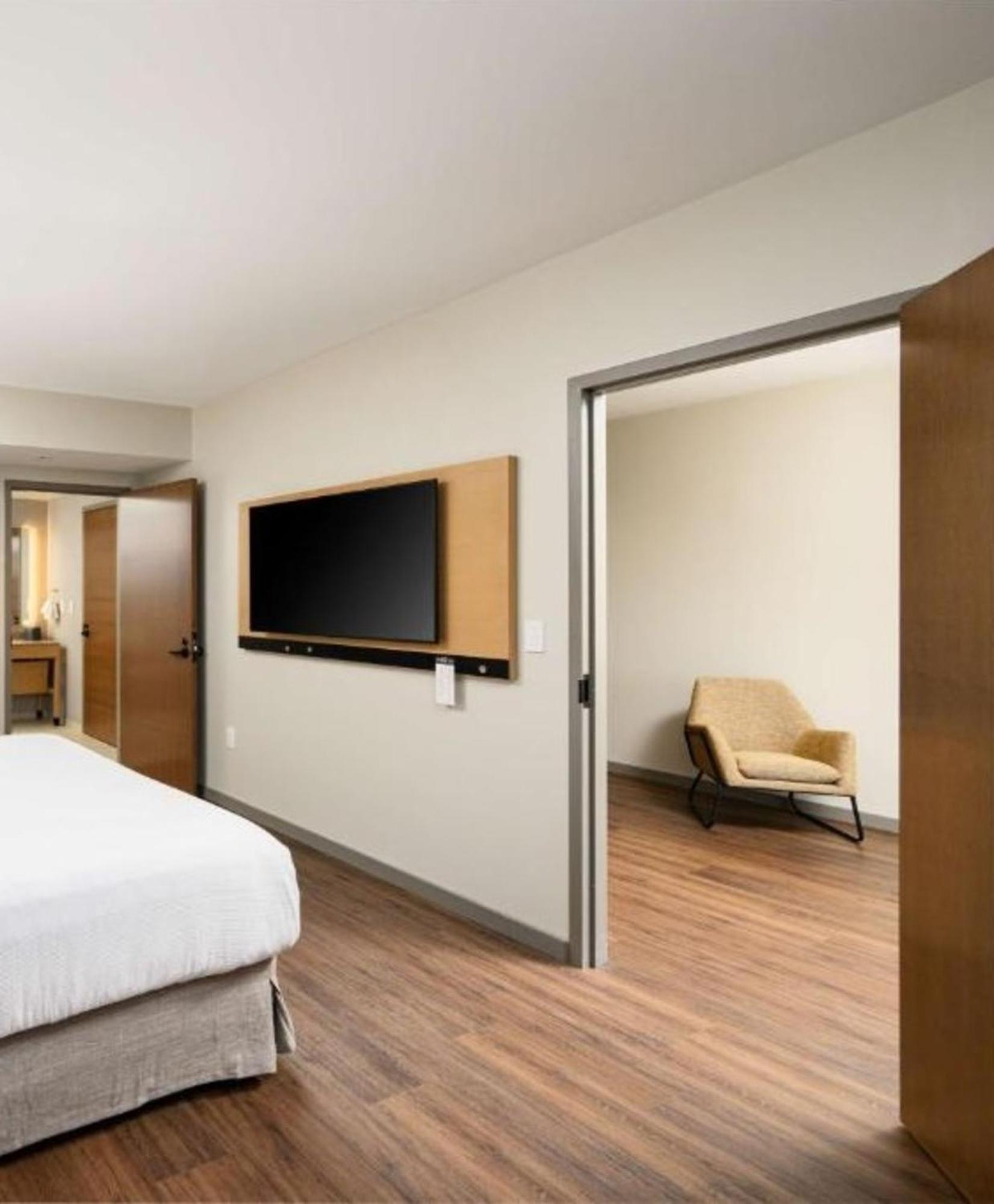 Hyatt Place Downtown Hotel 3*